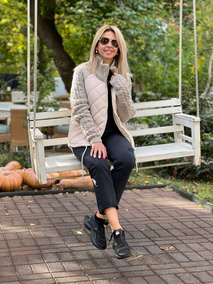 Elise — Mid-length quilted jacket with high collar